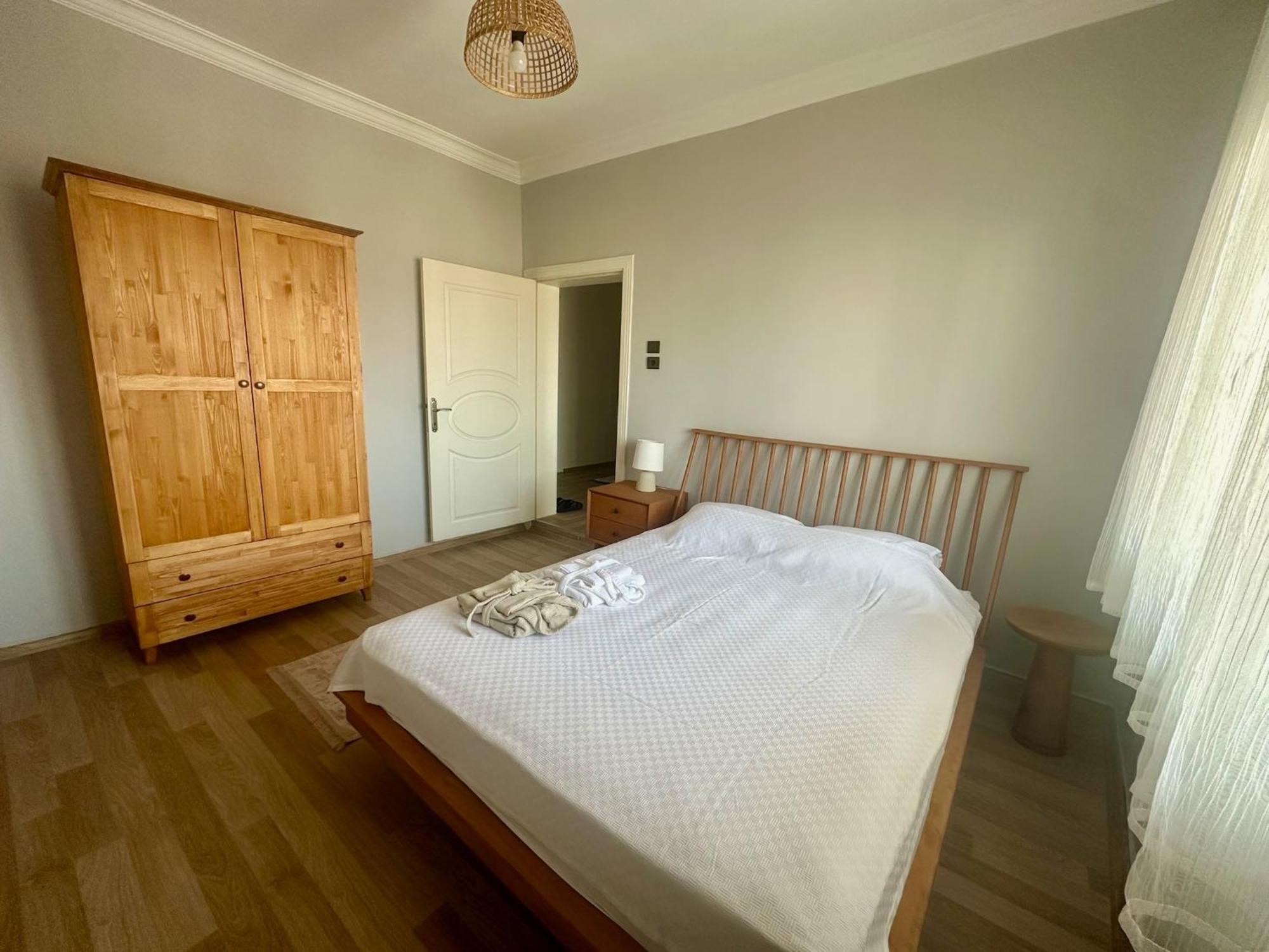 Appartement Tarihi Asansoer Sokaginda İzmir